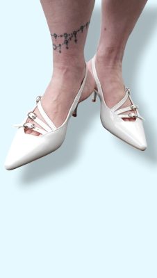 décolleté slingback con cinturini multipli
